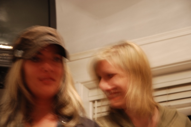 ** PLEASE DESCRIBE THIS IMAGE **
